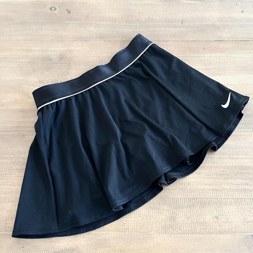 NIKE Tennis Skirt Skort Build in Shorts Dri Fit Work out
